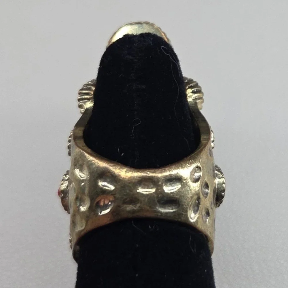 Boho Red Faux Coral Stone Statement Ring Gold Tone Textured Shield Size 7